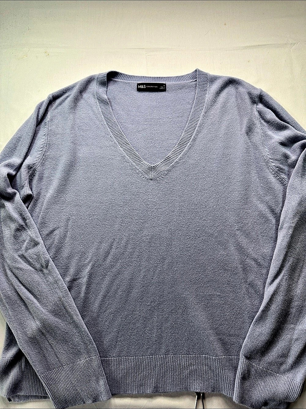 M&S Collection V-Neck Acrylic Sweater in Blue Size Large (18)